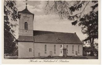 Die Postkarte zeigt die Dorfkirche Fahrland um 1931.