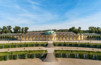 Das Bild zeigt Schloss Sanssouci.