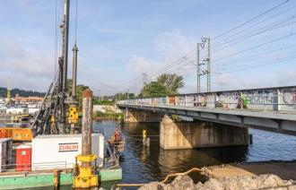 Fuß- und Radwegbrücke über den Großen Zernsee.