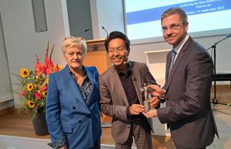 Chan-jo Jun hat den Max-Dortu-Preis für Zivilcourage und gelebte Demokratie erhalten, Foto: LHP/Christine Homann