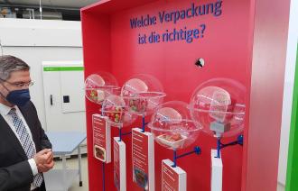 Oberbürgermeister besucht Leibniz-Institut für Agrartechnik und Bioökonomie e.V. in Bornim