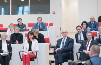Gedenken anlässlich ein Jahr Krieg in der Ukraine: Ministerpräsident Dr. Dietmar Woidke und Oberbürgermeister Mike Schubert.