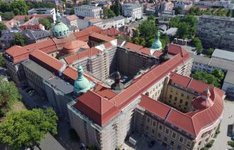 Drohnenaufnahme Rathaus Potsdam im August 2022