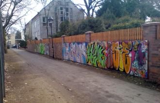 Graffiti Tafeln in Babelsberg, Plantagenplatz (© Archiv)