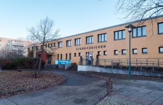 Dieses Foto zeigt das Bürgerhaus Sternzeichen.