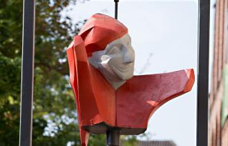 Kasperle-, Ochse- und Apfel-Schild (© Dirk Alexander Schermer)