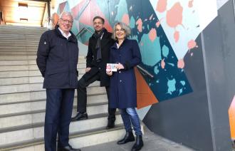Dr. Joachim Trettin, Mike Schubert und Susanne Henckel bei dem Vor-Ort-Termin am Bahnhof Golm