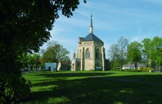 Kirche auf dem Neuendorfer Anger