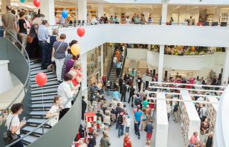 Im Innern der Stadt- und Landesbibliothek
