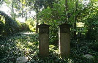 Alter Bornstedter Friedhof und Kirche Bornstedt, Foto: Ulrike Bens, Lizenz: Freunde des Bornstedter Friedhofs e.V.
