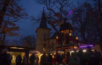 Böhmischer Weihnachtsmarkt auf dem Weberplatz Babelsberg, Foto: Benjamin Genz, Lizenz: PMSG Potsdam Marketing und Service GmbH