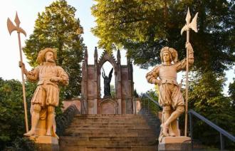 Das Michaelsdenkmal im Park Babelsberg, Foto: SPSG, Lizenz: SPSG