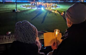 Weihnachtssingen im Karl Liebknecht Stadion, Foto: Manja Johannsen, Lizenz: Oberlinhaus Weihnachtssingen im Karl Liebknecht Stadion, Foto: Manja Johannsen, Lizenz: Oberlinhaus