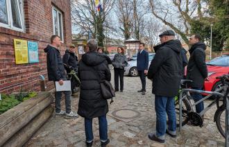 Arado-Rundgang: Gesellschaftliches Engagement wider das Vergessen, Foto: Stiftung Gedenkstätte Lindenstraße, Lizenz: © Stiftung Gedenkstätte Lindenstraße