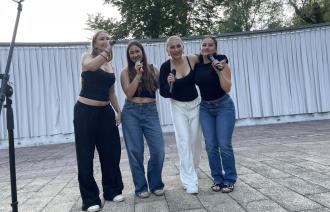 Karaoke auf der Inselbühne, Foto: Potsdamer Bürgerstiftung, Lizenz: Potsdamer Bürgerstiftung