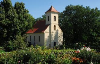 Dorfkirche in Nattwerder, Foto: Elke Hartmann, Lizenz: Schweizer Kolonistendorf Nattwerder e. V.