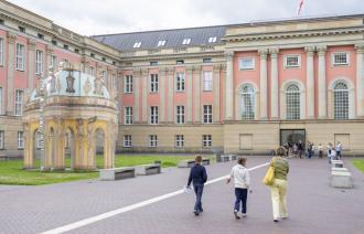 Brandenburger Landtag , Foto: Tino Motzalla , Lizenz: PMSG