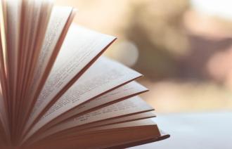 Fotoaufnahme eines Buches, Foto: Pixabay/Pexels