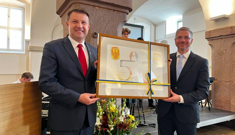 Mike Schubert und Arkadiusz Wisniewski bei der Festveranstaltung zu 50 Jahren Städtepartnerschaft Potsdam Opole