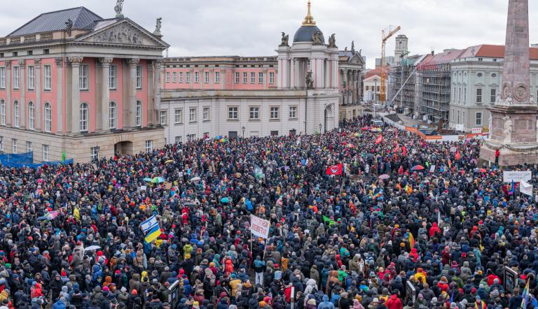 Panoramaaufnahme Kundgebung auf dem Alten Markt