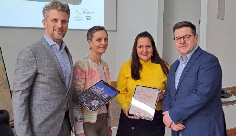 Dr. Thomas Steller, Dr. Birgit-Katharine Seemann, Dr. Manja Schüle und Markus Wicke (v.l.n.r.) beim Start der PotsdamHistory App