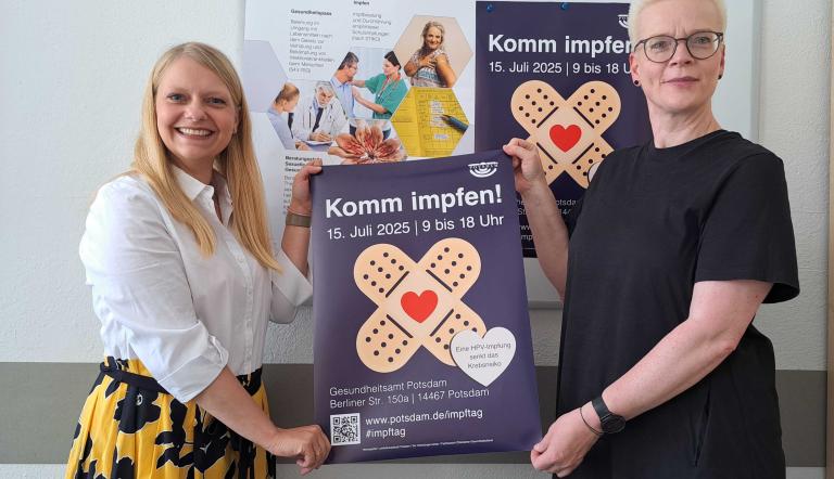 "Komm Impfen" - Dr. Judith Freytag und Dr. Kristina Böhm bewerben den Impftag am 15. Juli "Komm Impfen" - Dr. Judith Freytag und Dr. Kristina Böhm bewerben den Impftag am 15. Juli