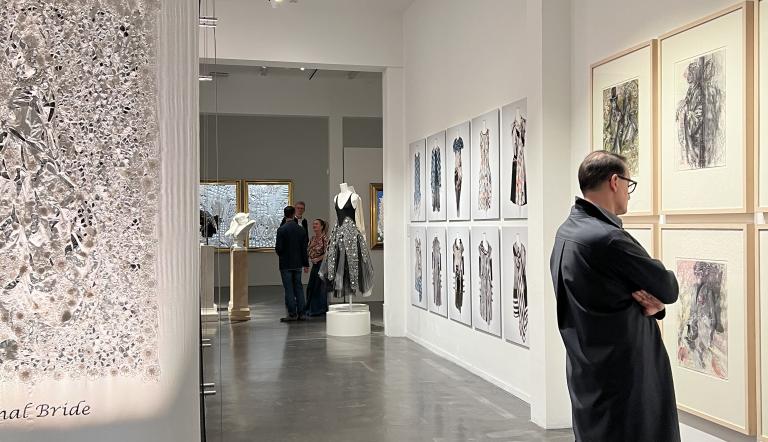 Erfolgreiche Bilanz der Ausstellung „Wolfgang Joop im Kunstraum“