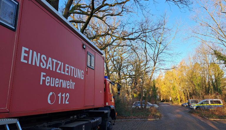 Fahrzeug der Einsatzleitung bei Bombenentschärfung am 27. November