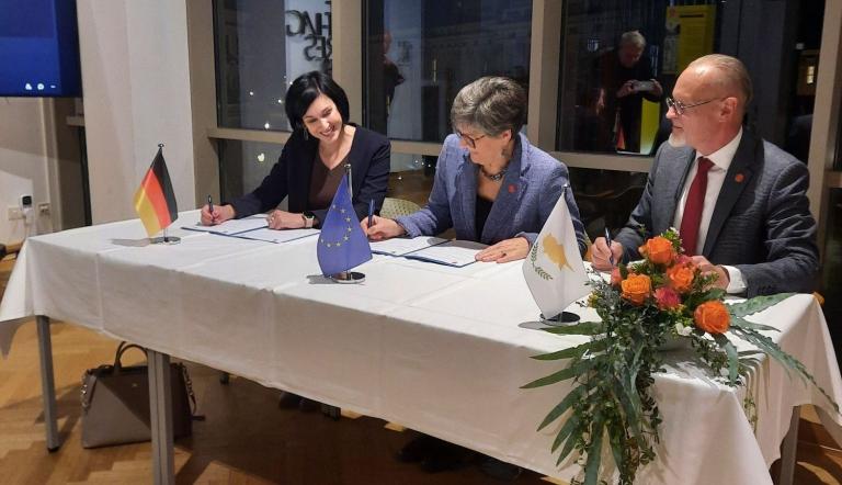 Unterzeichnung Europa Nostra Heritage Hub