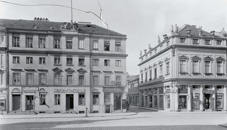 Am Alten Markt 13 und Schwertfegerstraße 1 (v.l.n.r.), Straßenfassaden (1911)