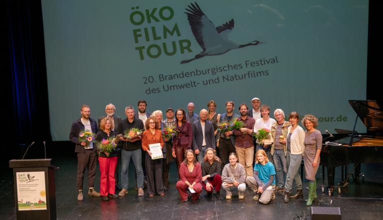 Preisverleihung Ökofilmtour 09-05-2025 Gruppenbild Preisträgerinnen und Jurys
