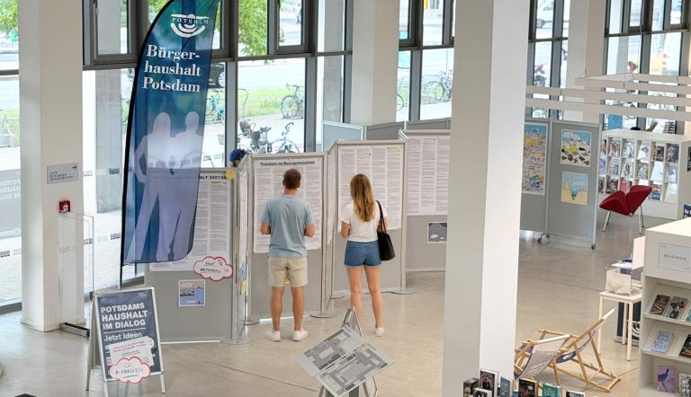 Ausstellung Bürgerhaushalt im Bildungsforum (Foto LHP / F. Daenzer)
