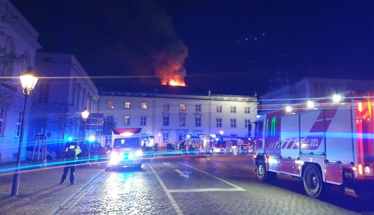 Feuerwehr - Brand in der Schloßstraße Feuerwehr - Brand in der Schloßstraße