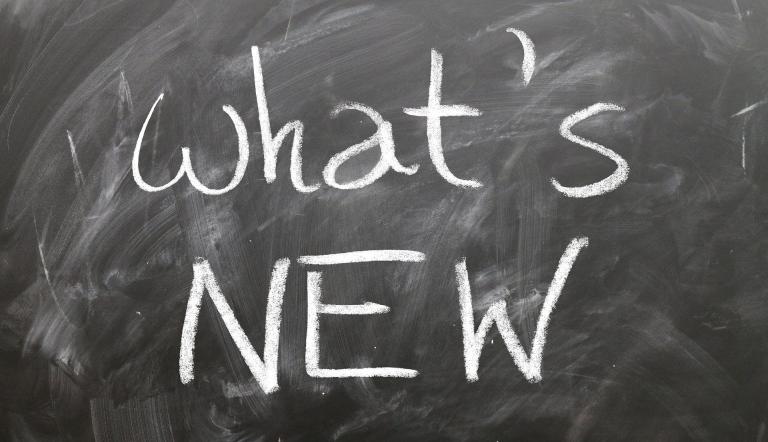 Tafel mit der Aufschrift "What's New"