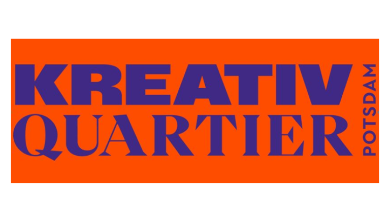 Logo des Kreativ Quartiers Potsdam in lilaner Schrift auf orangem Hintergrund