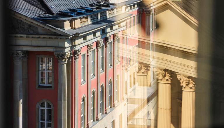 Landtag mit Nikolaikirche