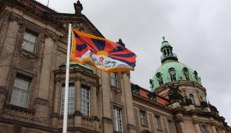 Die Landeshauptstadt Potsdam zeigt Flagge für Tibet. Die Landeshauptstadt Potsdam zeigt Flagge für Tibet.