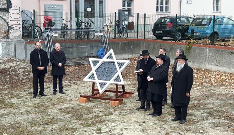 Den Novemberpogromen wurde 2018 am Ort der Neuen Synagoge gedacht