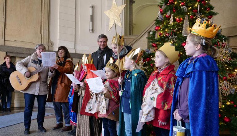 Sternsinger zu Gast im Rathaus. Foto Landeshauptstadt Potsdam/ Robert Schnabel Sternsinger zu Gast im Rathaus