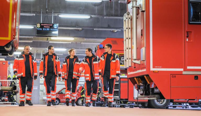 Helfen in der Not - Ausbildung zur/zum Notfallsanitäter/in. Helfen in der Not - Ausbildung zur/zum Notfallsanitäter/in.