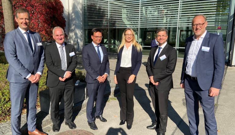 Die ProPotsdam GmbH hat mit der DETLEF HEGEMANN Immobilien Management GmbH (DHI) eine Anhandgabevereinbarung geschlossen. Die ProPotsdam GmbH hat mit der DETLEF HEGEMANN Immobilien Management GmbH (DHI) eine Anhandgabevereinbarung geschlossen.