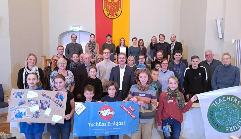 60.000 Euro Energieeinsparprämien an engagierte Schüler*innen und Lehrkräfte vergeben, 60.000 Euro Energieeinsparprämien an engagierte Schüler*innen und Lehrkräfte vergeben,