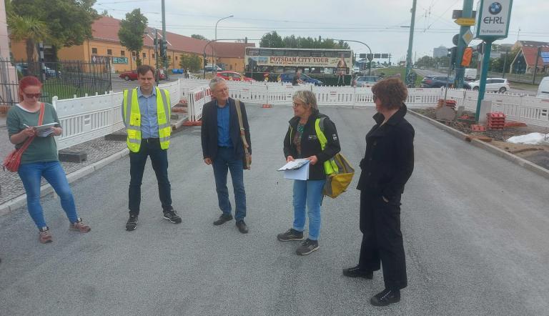 Innovativer Belag für die Behlertstraße. Innovativer Belag für die Behlertstraße.