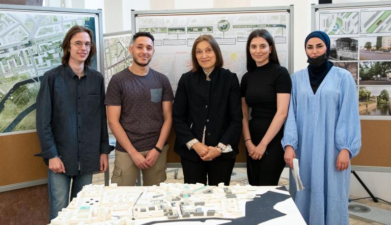 2022 06 17 Cornelia Müller Fynn Winnig, Zeynab Hüseynli, Senem Ayyildizli, Hassan Ziwani. Foto: Stefan Gloede