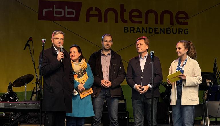 Oberbürgermeister Mike Schubert besucht den Potsdamer Tag der Wissenschaften 2023