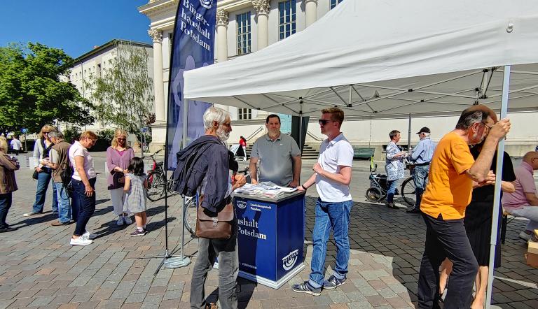 Info-Stand beim Atlas-Fest (15.5.2022, Info-Stand beim Atlas-Fest