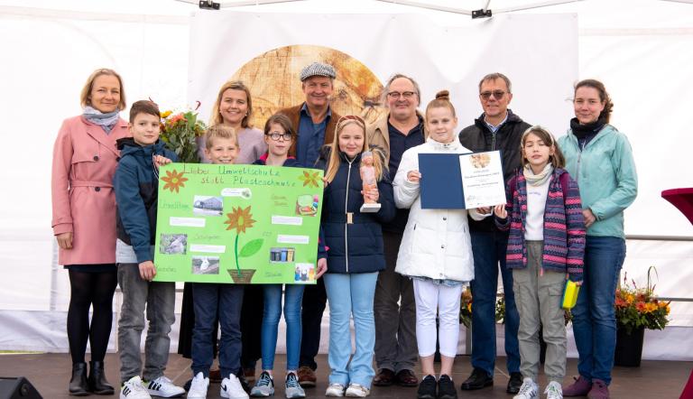 Preisträger*innen der Grundschule "Am Priesterweg" (Foto: Stefan Gloede)