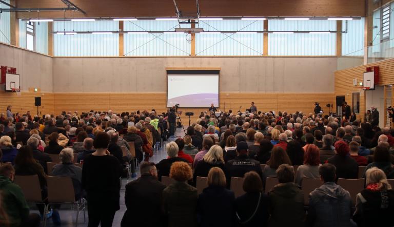Rund 500 interessierte Potsdamer*innen folgten der Einladung. Foto: Olaf Gutowski 