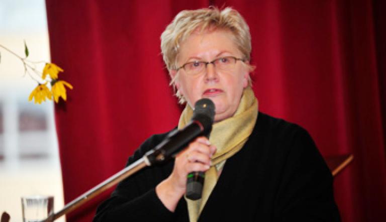 Frau Birgit Müller