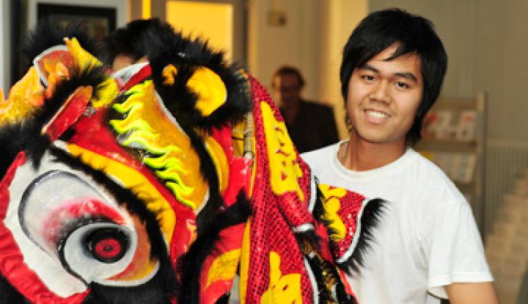 Der asiatische Drache als Glücksbringer bei der Preisverleihung.(© Peter Frenkel)